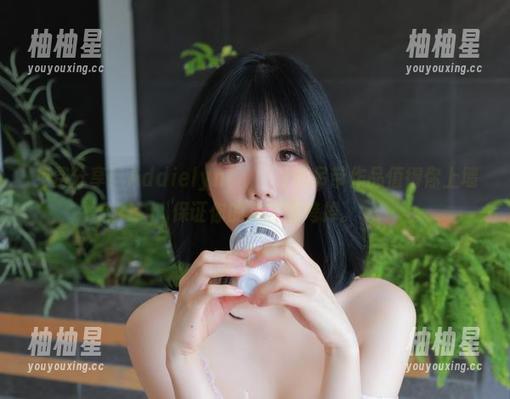 免费分享！Addielyn(에디린)的吊带作品值得你上墙，保证你的社交圈垮掉。