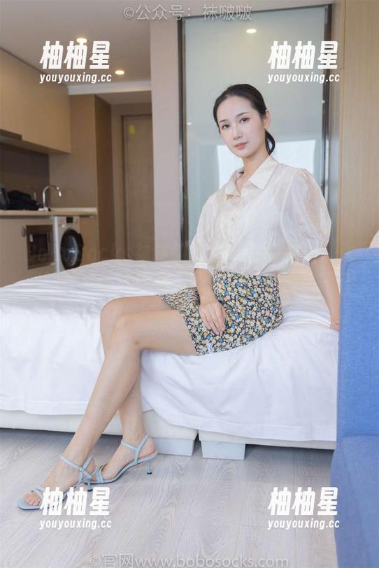 BoBoSocks袜啵啵-木木 BoBoSocks袜啵啵 - 木木的白棉袜:你见过这样的绝配吗?我的眼睛!精选图在此!