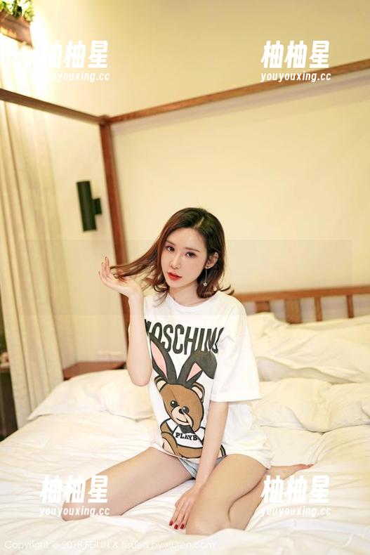 Feilin嗲囡囡 - 私拍里，心妍公主的泳装姿态，真把“美图”玩得炉火纯青