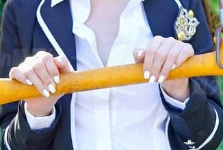 Feilin嗲囡囡 – 在果儿Victoria的图库中，女王姿态被无限分享放大