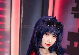 可别以为COS只是在岸上！KaYa萱让泳池开启了新纪元！