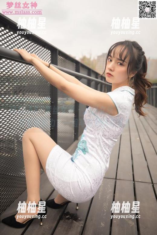 MSLASS梦丝女神-玥玥 MSLASS梦丝女神 - 人间女侠,玥玥说不定有超能力?一组写真精选在等你。