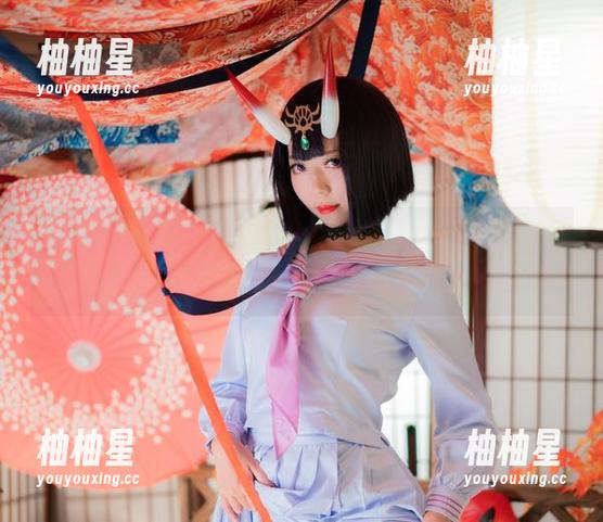宝衩的高清写真中的Money冷冷，有种瞬间就让人汗颜的感觉，太抓人了。