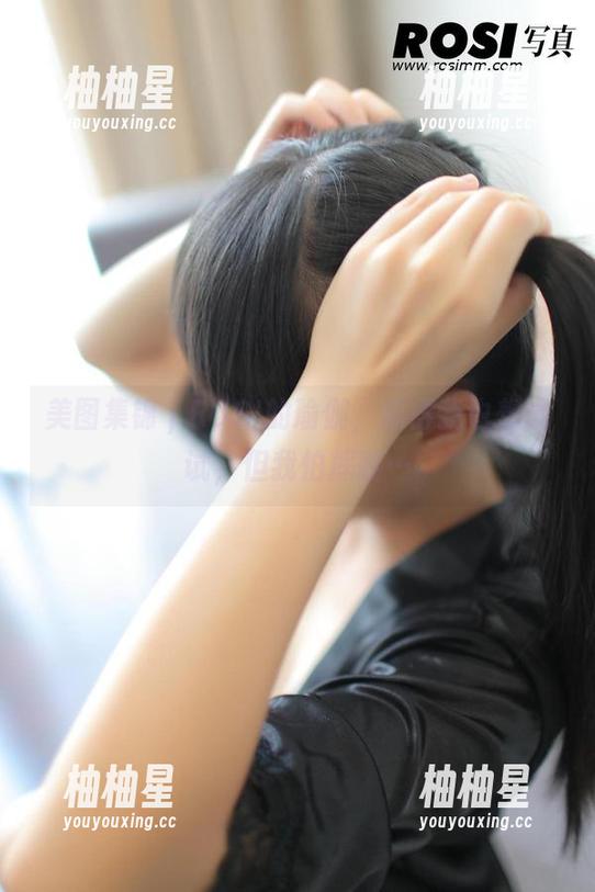 ROSI写真 美图集锦|ROSI的瑜伽,搞得我也想试试,但我怕摔跤…