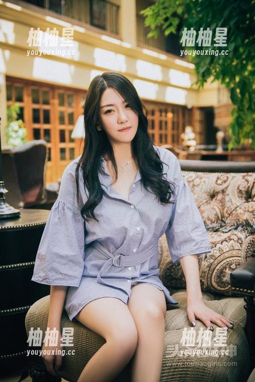 TouTiao头条女神-杨漫妮baby TouTiao头条女神 - 最新作品全貌!杨漫妮baby的职业装,气质在线,但我还是在想背后有多少衣柜…