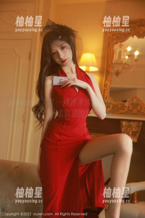 Xiuren秀人网-FoxYini孟狐狸 Xiuren秀人网 - 横跨海洋的风情:一份FoxYini孟狐狸的定制图集