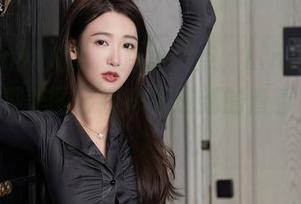 Xiuren秀人网 – 冷静一点，LindaLinda的校服美图已经升华成新的青春K.O.图！