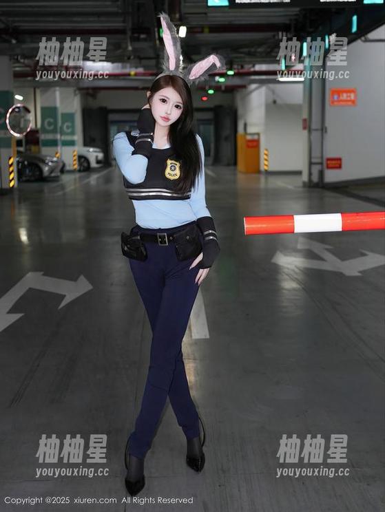 Xiuren秀人网-双笙Alina Xiuren秀人网 - 双笙Alina的白裙私拍,合集里总有我喜欢的小细节