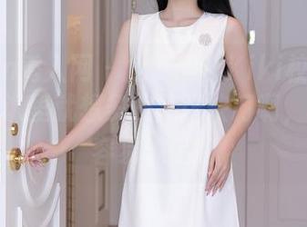 Xiuren秀人网 – 免费的小Kiki校服原图，潜意识里就想多按几张快门啊，果然太容易满足！