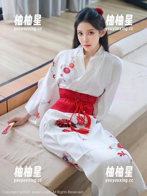 Xiuren秀人网-尤妮丝 Xiuren秀人网 - 尤妮丝的眼镜高定,无论是高清还是不清,果然让人离不开这张脸。
