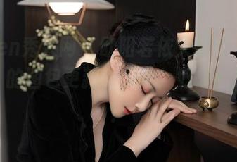 Xiuren秀人网 – 欧阳若依又丢出一波“温柔”的图包更新，天呐！好想给她点赞！