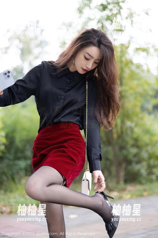 Xiuren秀人网-软糖爱喝奶 Xiuren秀人网 - 女孩的好奇心在这组“软糖爱喝奶”的无圣光套图里暴露无遗