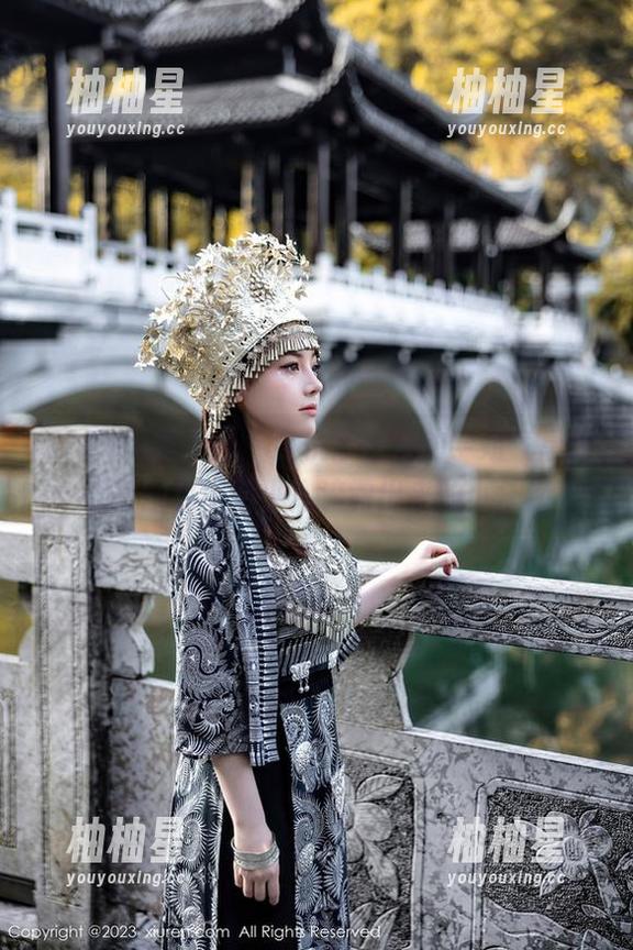 Xiuren秀人网-金悦汐 Xiuren秀人网 - 金悦汐自发的学姐气息,私拍图包中不小心流露出来的小任性