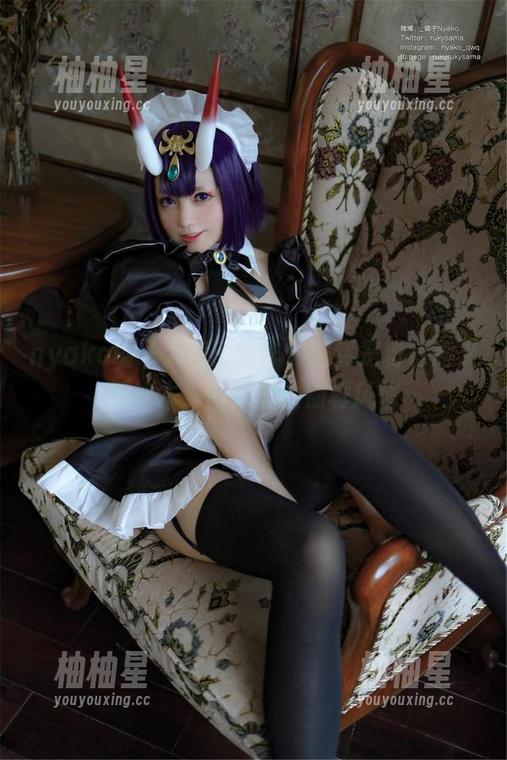 nyako喵子大魔王新作：居然是粉色高叉竞泳本，图库里的别样风情