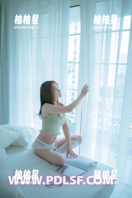 partycat轰趴猫 - 从一张到十张，艾小青全套写真里，御姐气场难掩小清新。