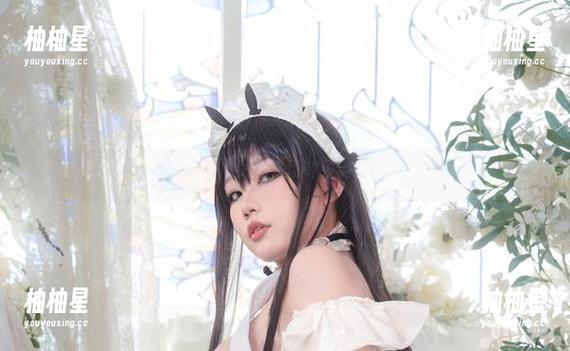 七七娜娜子的写真，女王气场夸张到让人想点赞的资源