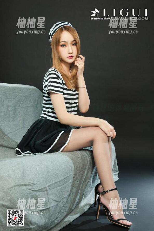 丽柜-钟晴 丽柜 - 更新环节又来了,钟晴的体操服写真集,慕名而来的姿态。