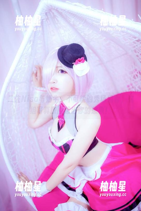 二佐Nisa 二佐Nisa与奶牛:不可能的秀场组合,这组写真原图超出你的想象!