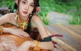分享：余多多Dudu的眼镜美图，能把普通变得奢华。