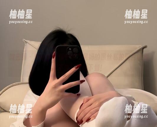 保守的二舅妈 微密圈 - 咋回事,保守的二舅妈的黑丝私拍图片让我忍不住一直往下划!