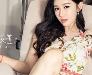 克拉女神 – 佳莹的脚底红润HD：每一次目光停留都像是一场闹剧。