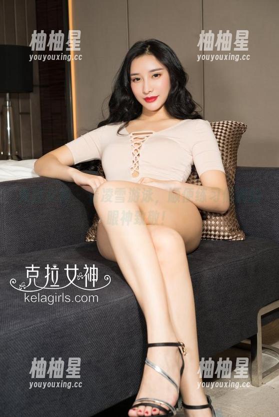 克拉女神-凌雪 克拉女神 - 看凌雪游泳,顺便练习低调的眼神致敬!