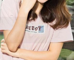 克拉女神 – 汤怡的写真和她的眼镜，这是一种新的诙谐搭配。