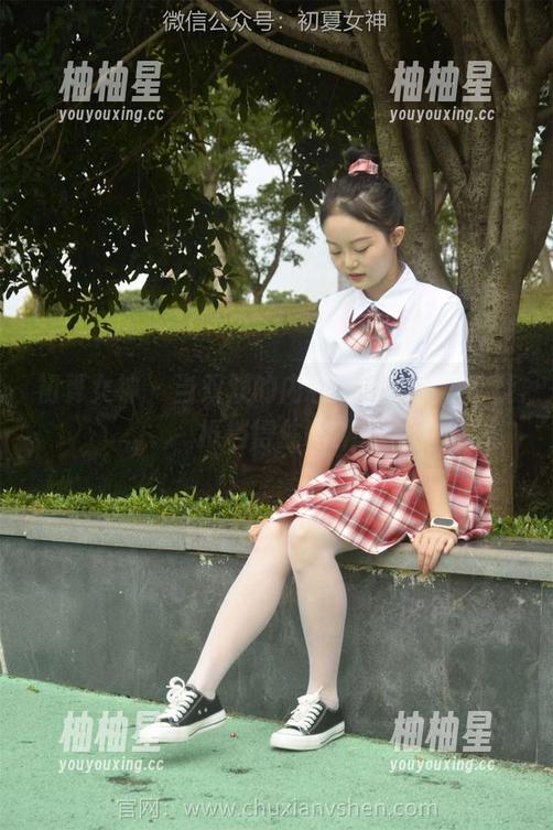 初夏女神 - 当双双的内衣遇上美图，你能抵挡得住吗？
