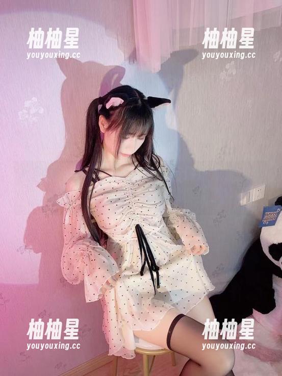 十万口草莓粥粥 微密圈 - 作品集更新:十万口草莓粥粥的美脚,脚趾们感觉今晚要疯了!