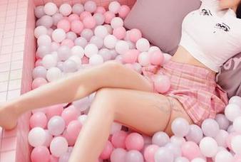 嗲囡囡 – 施忆佳KITTY刷毛衣合集，认真分享不需要你捧场。