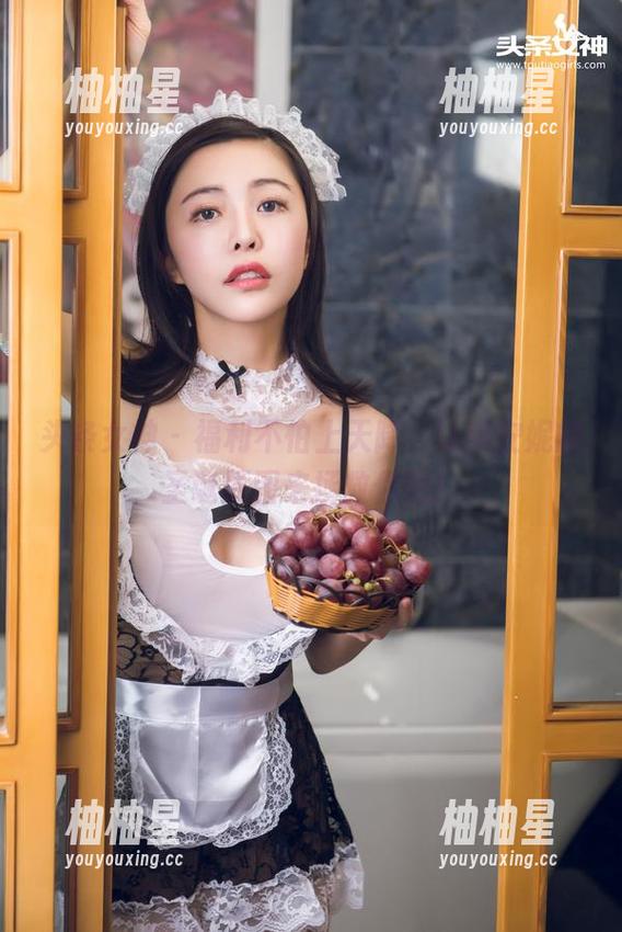 头条女神 - 福利不怕上天降，让樊安妮的圣诞原图来拯救你吧！