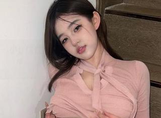 微密圈 – 小u优优子：车内豹纹全套，不得不说的另种风景