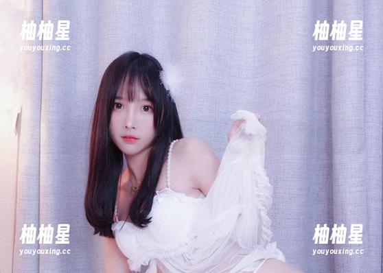 原图中的连体衣冒险：小小奶瓶儿的照片里有点小任性哦。