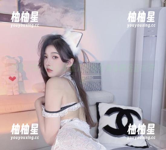 小小奶瓶儿 生日之际,小小奶瓶儿的仙女兔私拍店正式开张