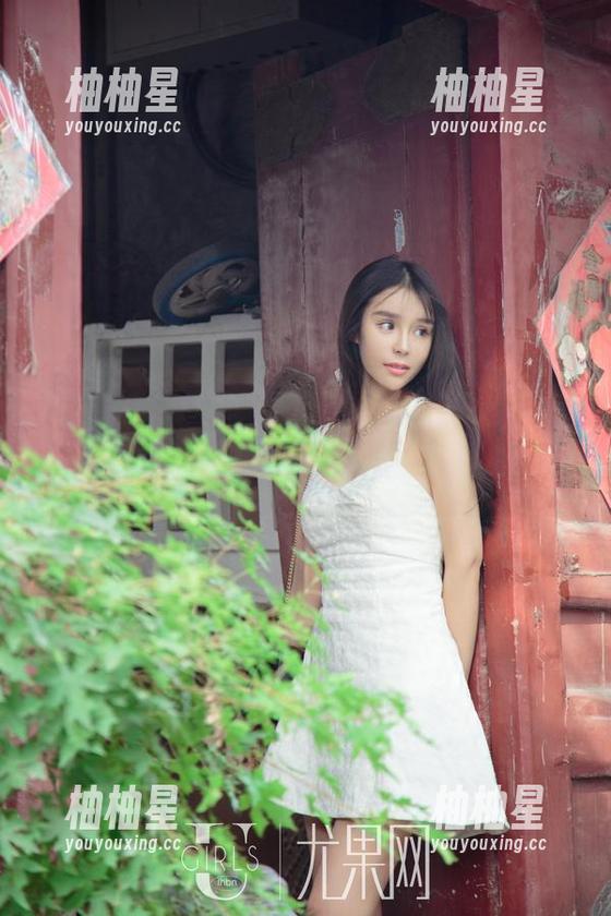 尤果网 - 长腿有那部电影中的女神范，佟蔓的私房图片让人心里小鹿乱撞。
