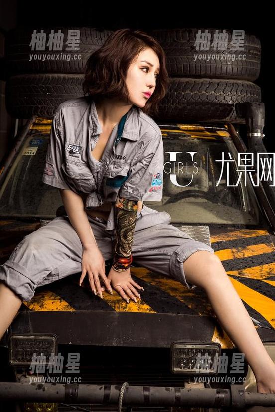 尤果网-安沛蕾 尤果网 - 说不清楚的安沛蕾自拍新作品,里面的姿态就像是随手一拍,却又戳到了心底的某个点。