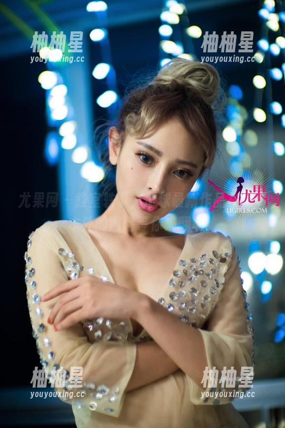 尤果网-球球 尤果网 - 教室轶事,球球最新作品集,书本外的冒险等你来翻盘!