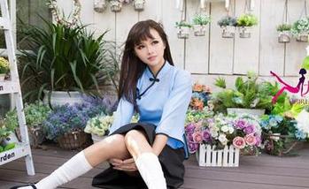 尤果网 – 安静欣赏靳宝的套装美图，试图破解其中的隐秘代码……