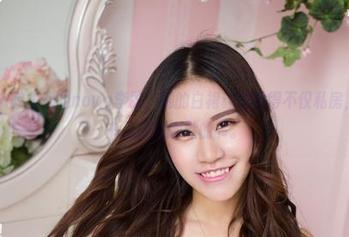 尤物馆 – 转角遇见nova李雅，她的白裙让我觉得不仅私房，还想去书店找找幽默的书。