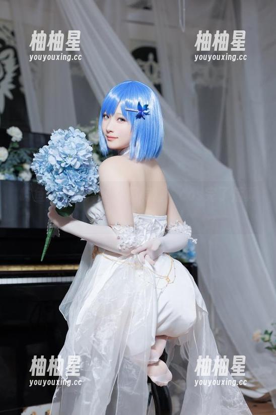 屿鱼 屿鱼这次选择圣女超有趣,cos完了后真想随意分享一番!