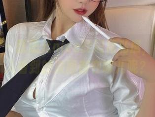 微密圈 – 张思允nice的短裙私房，不想让人看到的原图都在哪儿呢？