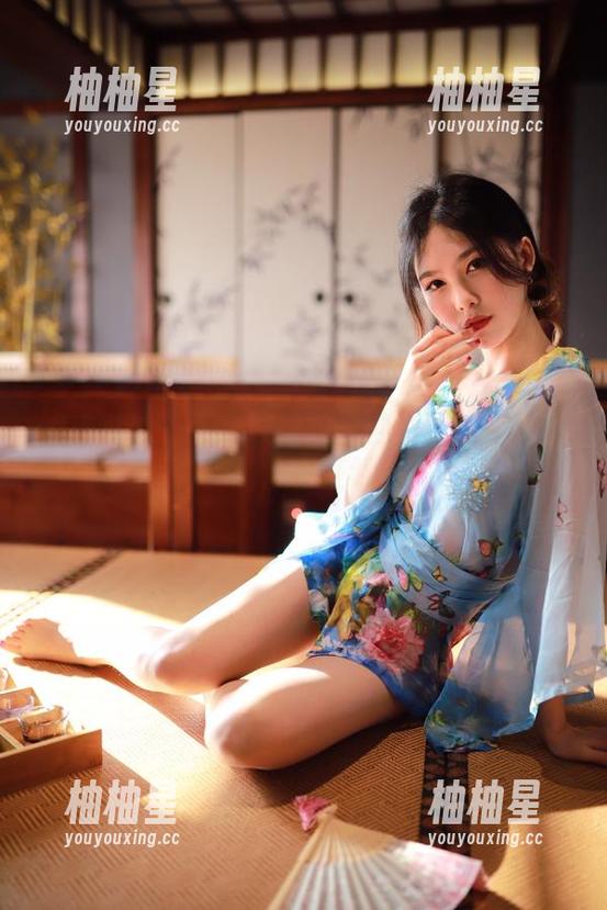 抖娘利世 点击就能免费获取抖娘利世的网袜图片?我的心在狂跳!