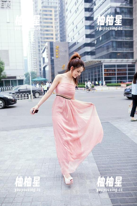 推女郎 - 王馨瑶校服合集：穿上去肯定不会去上课的那种