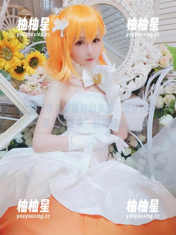 星之迟迟带来了最新的美图，黛丝这次真是个“高贵”的装饰品。
