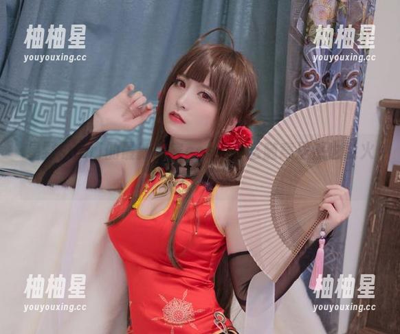 星野saori的最新居家cos，这么随意居然也能火！