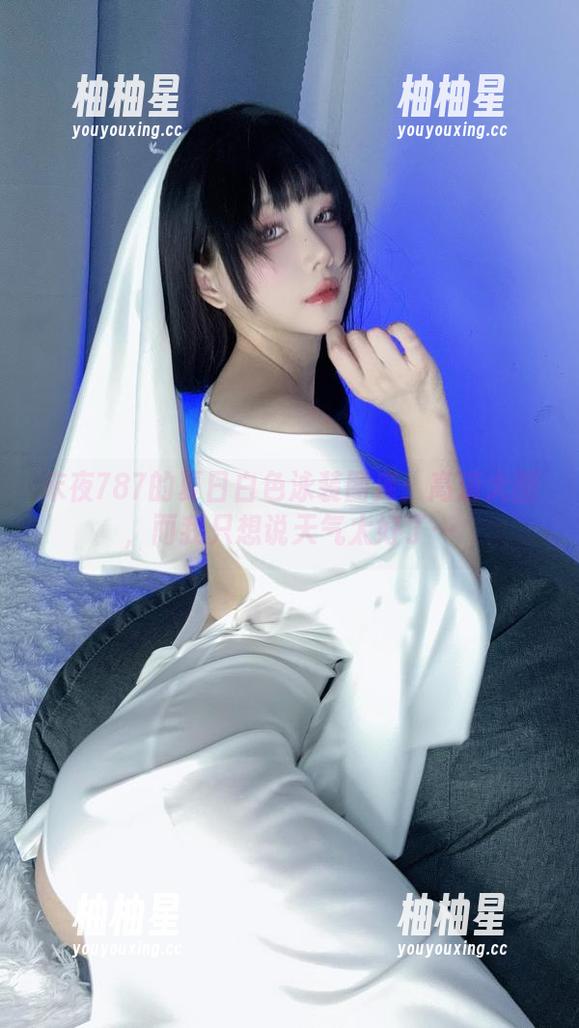 末夜787的夏日白色泳装图库：高清大图，而我只想说天气太好了…