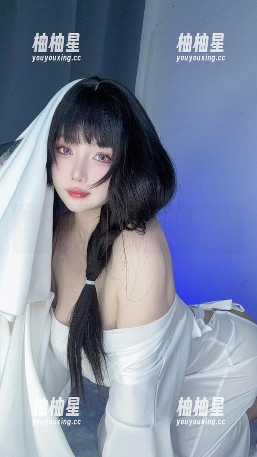 末夜787 末夜787带着柴郡泳装,高清图集倒是真人不露相的绝妙搭配!