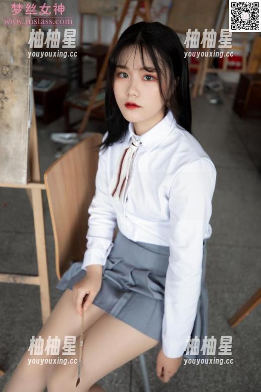 梦丝女神 - 定制白衬衫：雪馨的任性与这些图片的舒适感