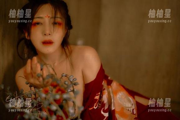 樱晚gigi的图集来袭，裤里丝，真该给裤子颁个奖了！