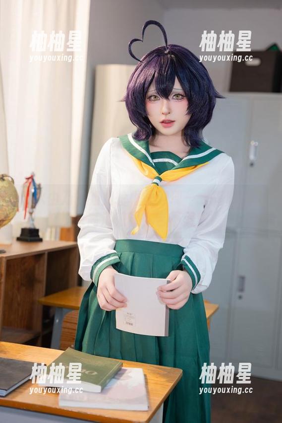 清水由乃 清水由乃的姐姐轮框里浮现——搞怪cos加上高清效果,岂不美哉?